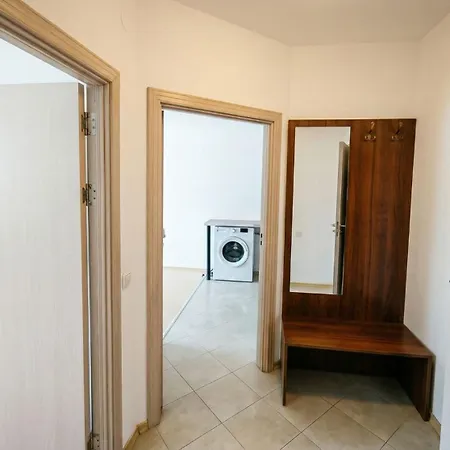 Daire Mountain Paradise 4 - 1 Bedroom - Gondola, 100m Away - Washer Bansko