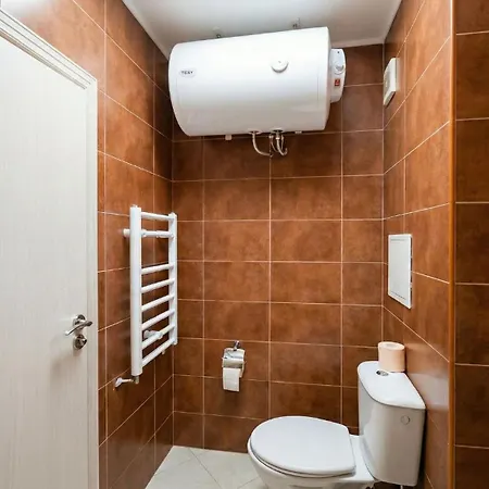 Mountain Paradise 4 - 1 Bedroom - Gondola, 100m Away - Washer Daire Bansko