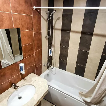 Mountain Paradise 4 - 1 Bedroom - Gondola, 100m Away - Washer Daire Bansko