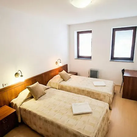 Mountain Paradise 4 - 1 Bedroom - Gondola, 100m Away - Washer Banszko