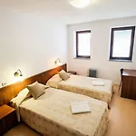 Mountain Paradise 4 - 1 Bedroom - Gondola, 100m Away - Washer Bansko