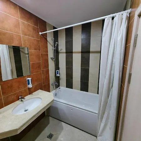 Mountain Paradise 4 - 1 Bedroom - Gondola, 100m Away - Washer Lägenhet Bansko