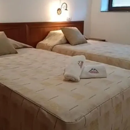 Mountain Paradise 4 - 1 Bedroom - Gondola, 100m Away - Washer * Bansko